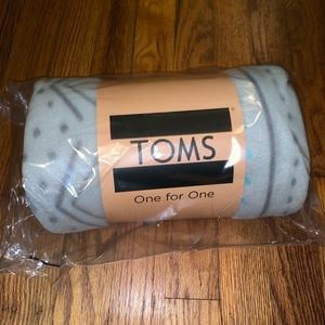 Toms fleece blanket